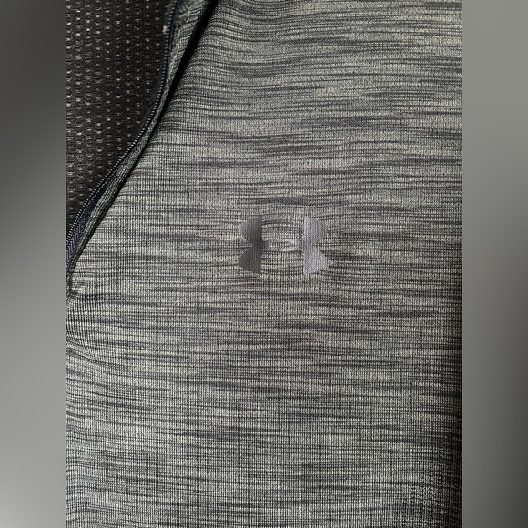 Men’s 2XL Under Armour pristine condition grey zip up. - Picture 2 of 9